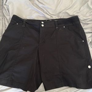 Black INC woman’s shorts